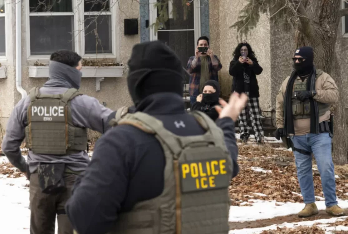 Brasileiros temem votar em NY, e Brasil busca centro de votação protegido do ICE