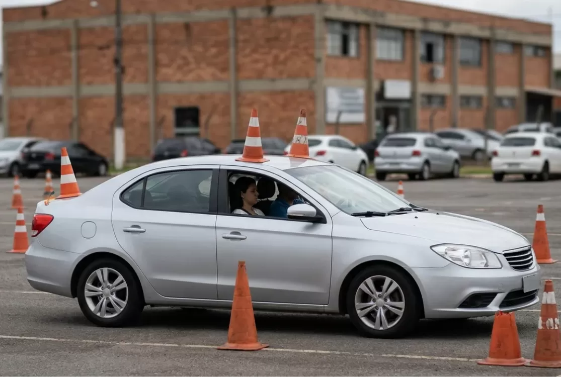 STF arquiva ação e permite uso de carro particular para exame de direção